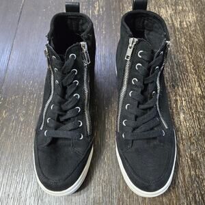 Unr8ed Womens Black Suede Sneakers with Zipper Size 9